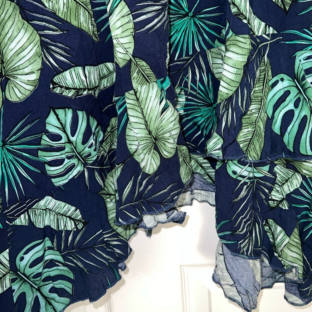 Tropical Leaf V-Neck Spaghetti Strap Dress - Picture 4 of 7